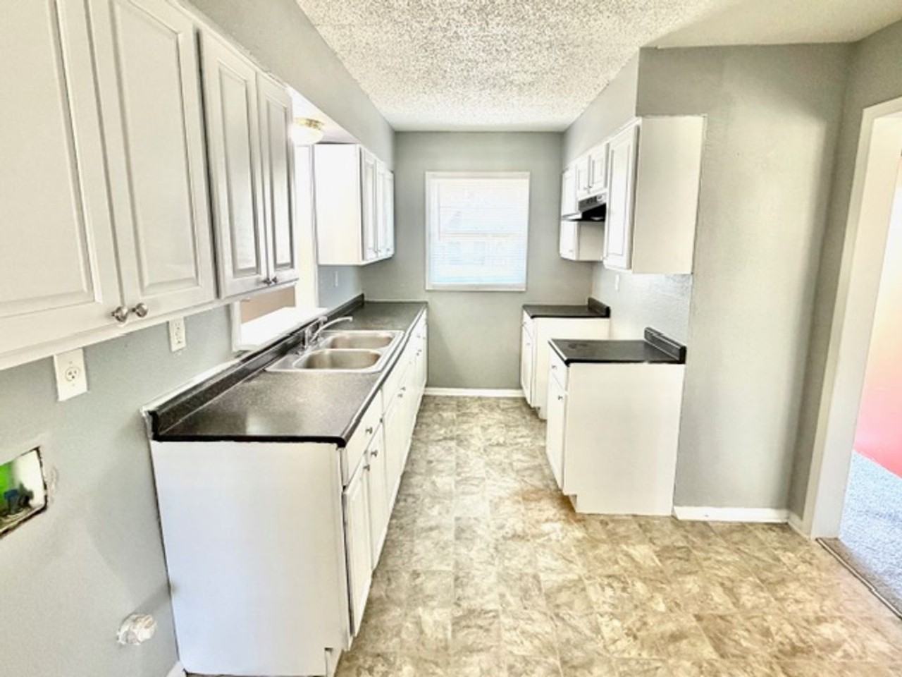 3203 Aden St - Photo 5 of 11