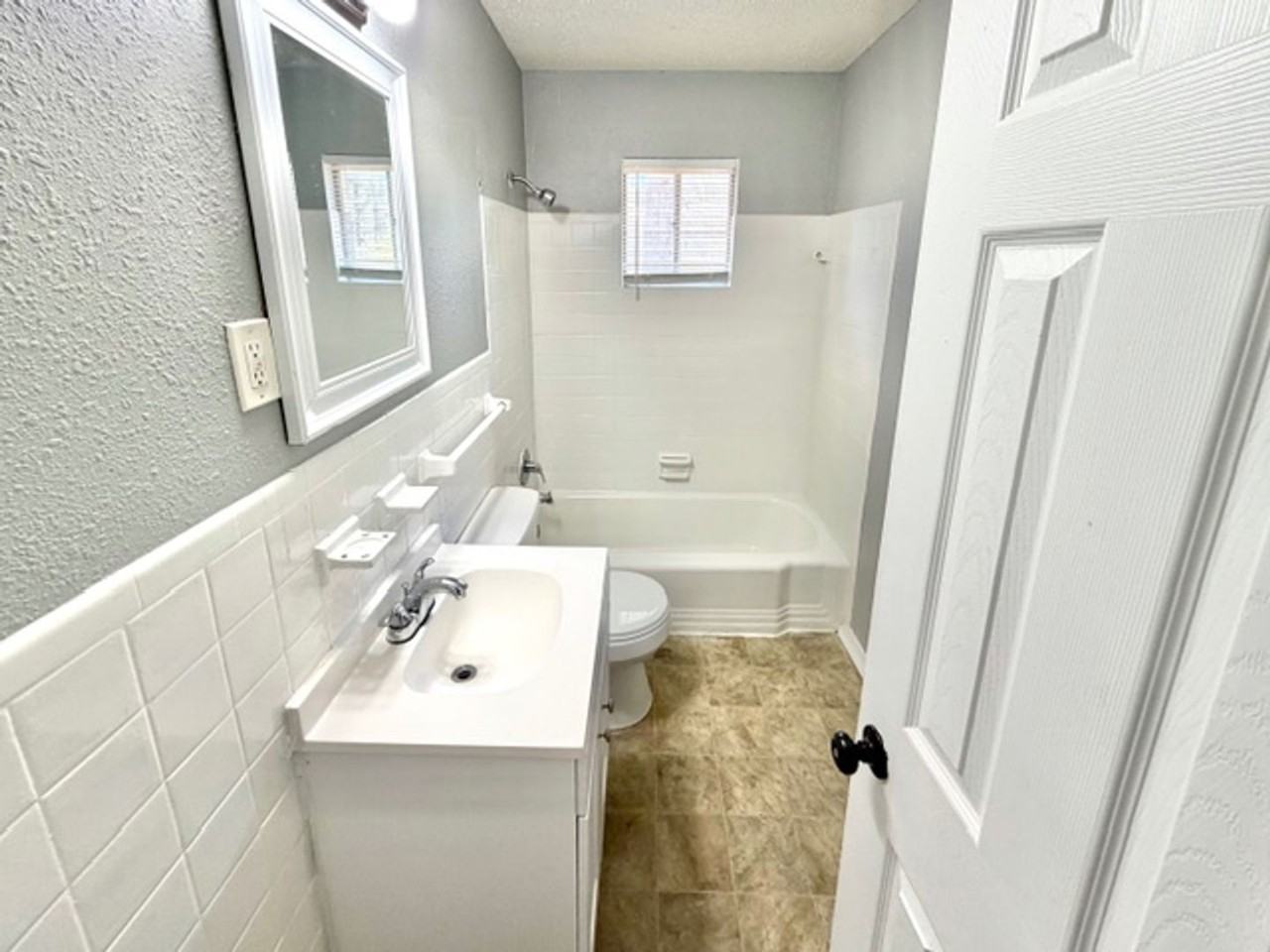 3203 Aden St - Photo 7 of 11