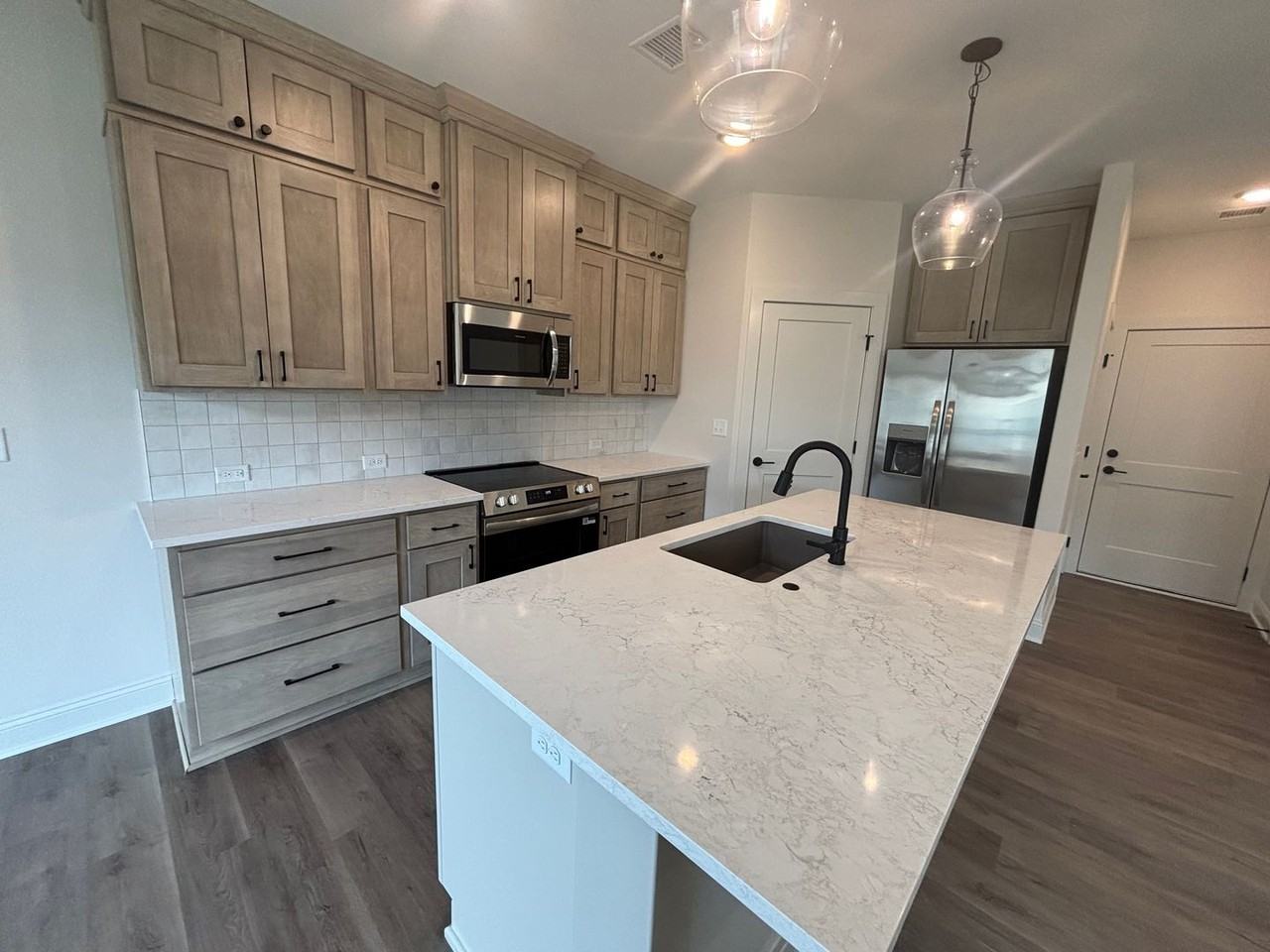 123/125/127/129 N Sheridan Ave - Photo 4 of 21