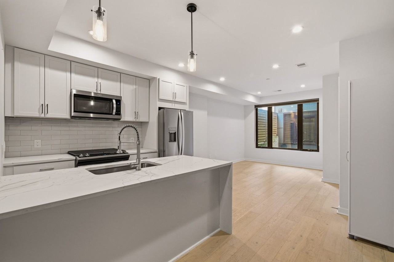 531 Kennedy St Nw - Photo 6 of 19