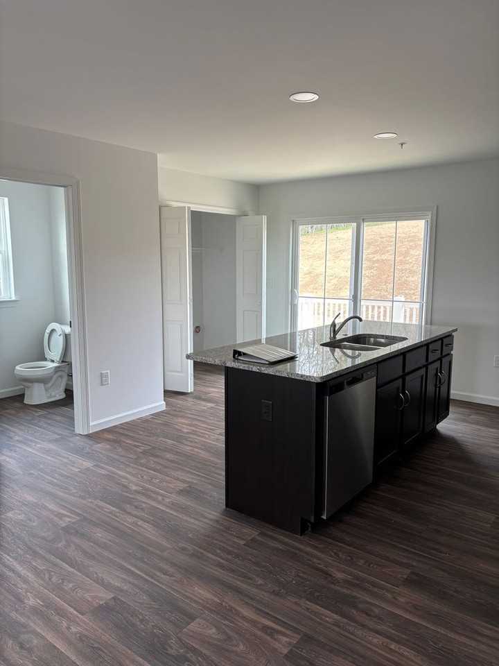 2 Meredith Way - Photo 7 of 21