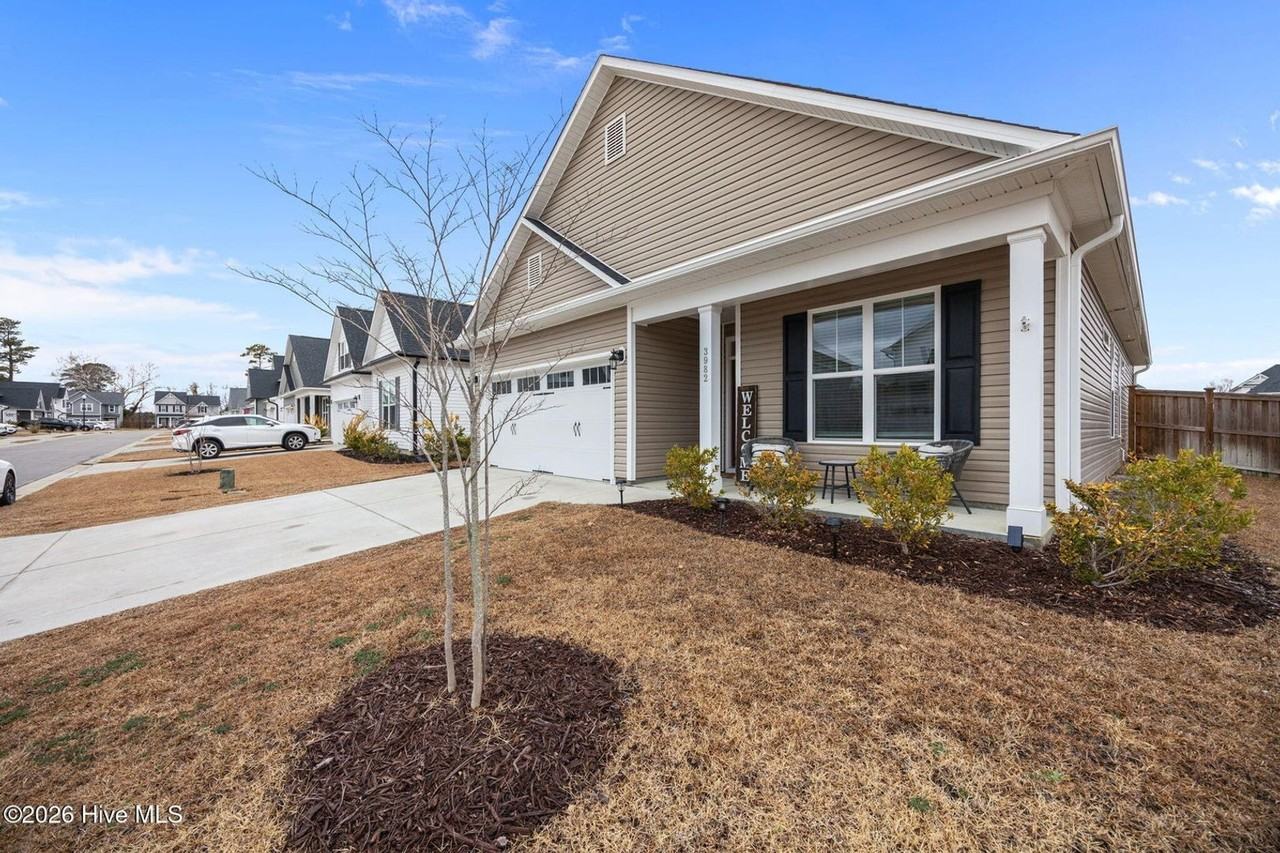 3982 Eclipse Ave - Photo 4 of 50