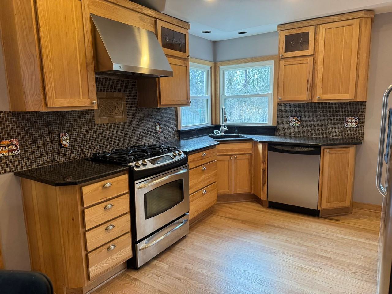 367 Whitney Rd - Photo 4 of 19