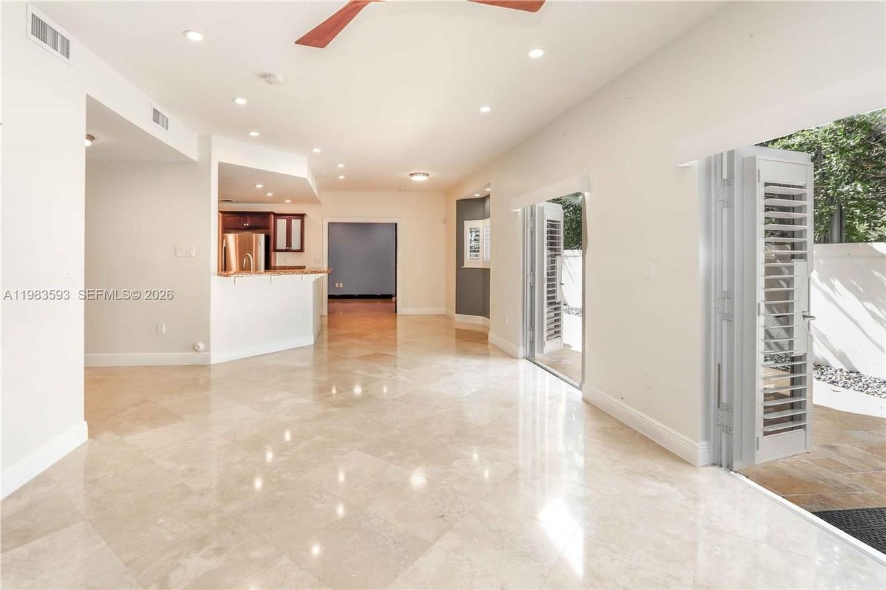 11064 Sw 79th Path - Photo 4 of 23