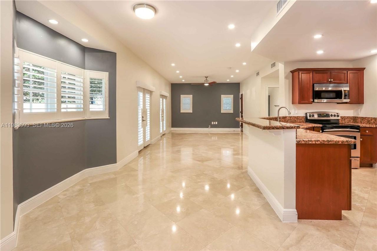 11064 Sw 79th Path - Photo 5 of 23