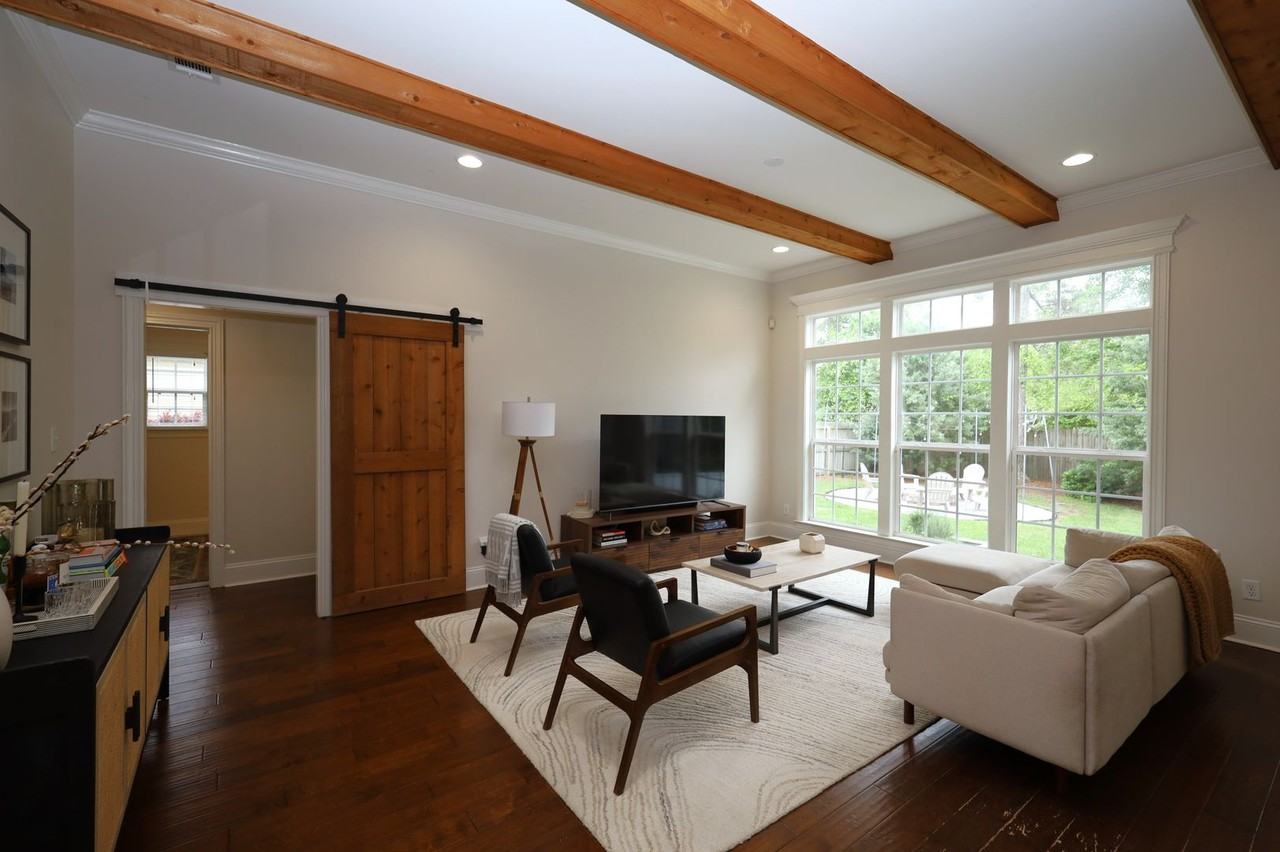 4025 Gramercy Dr - Photo 3 of 21