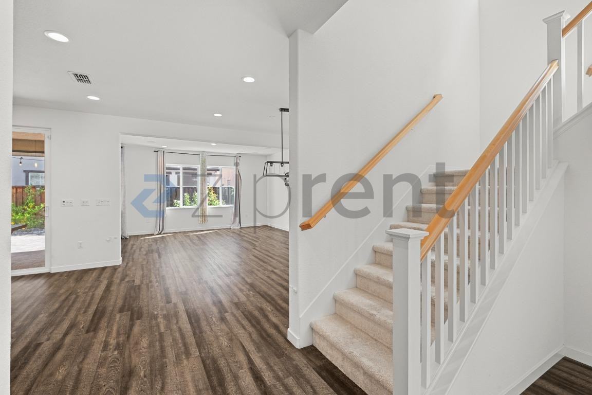 136 Willowrun Way - Photo 6 of 42