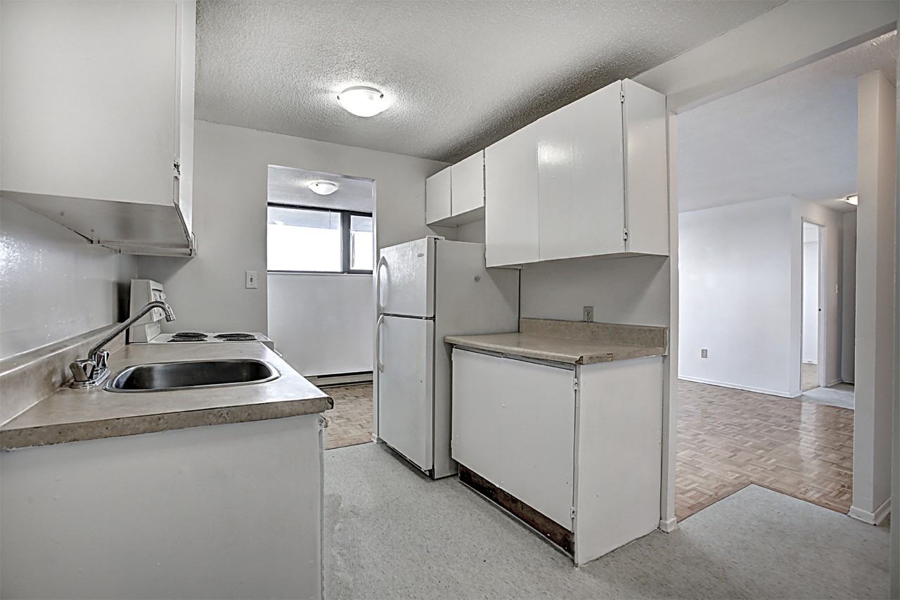 525 St. Lawrence Street - Photo 6 of 17