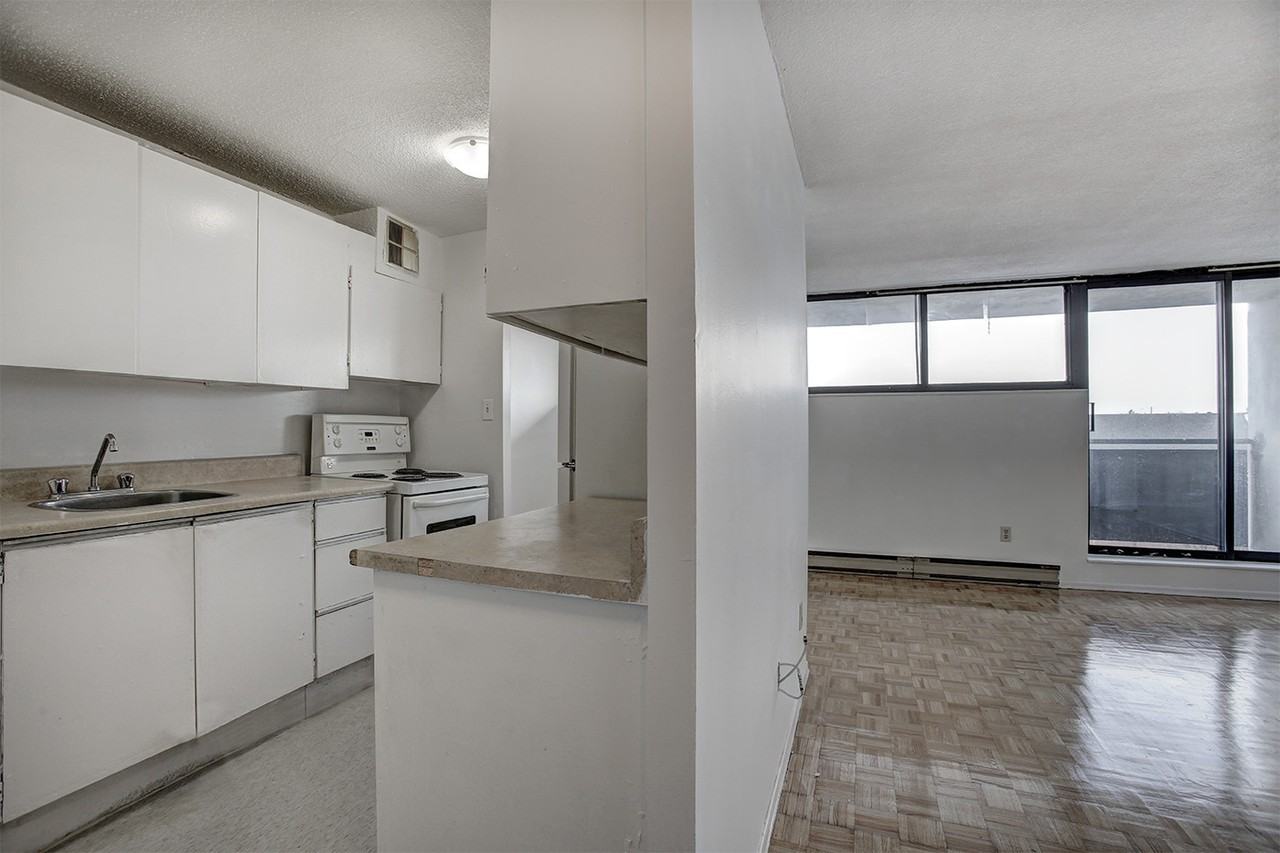 525 St. Lawrence Street - Photo 7 of 17