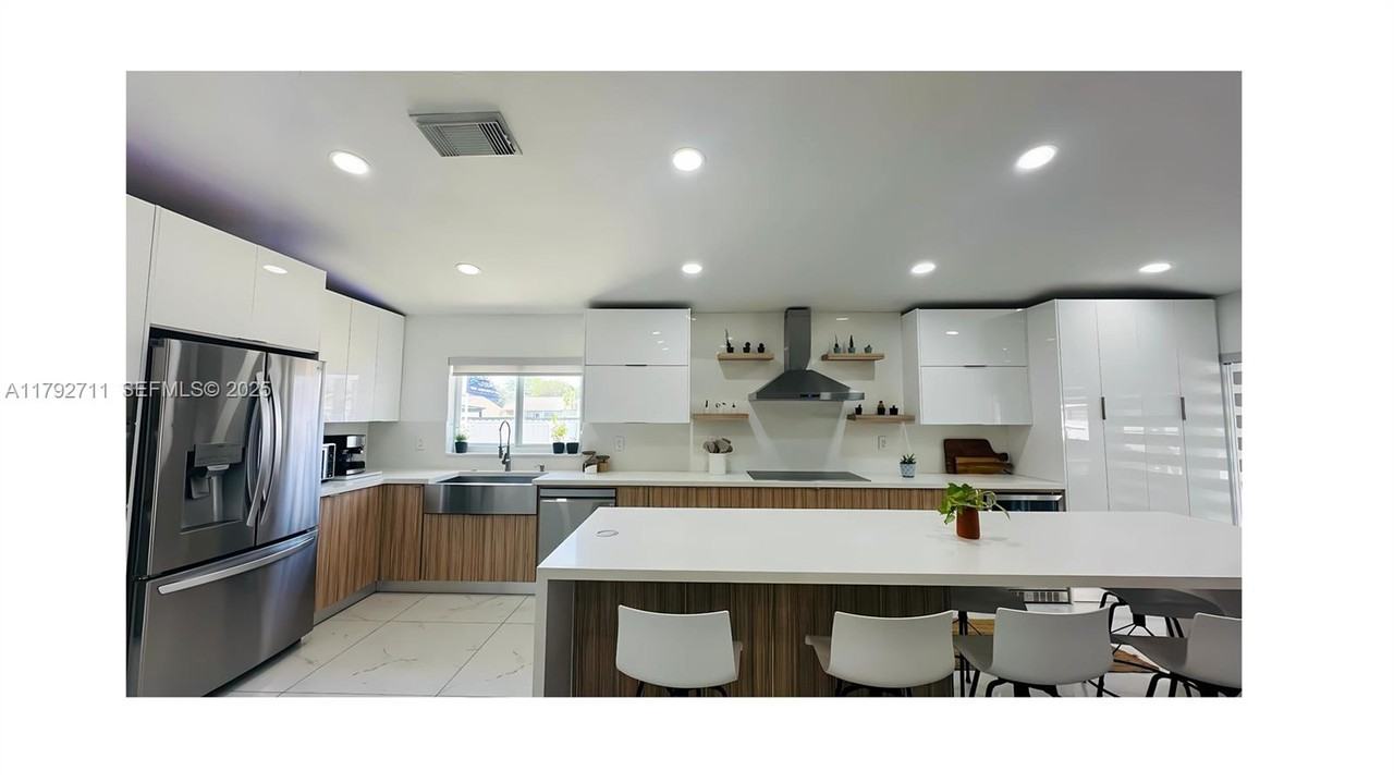 28104 Southwest 135th Avenue - Photo 3 of 37