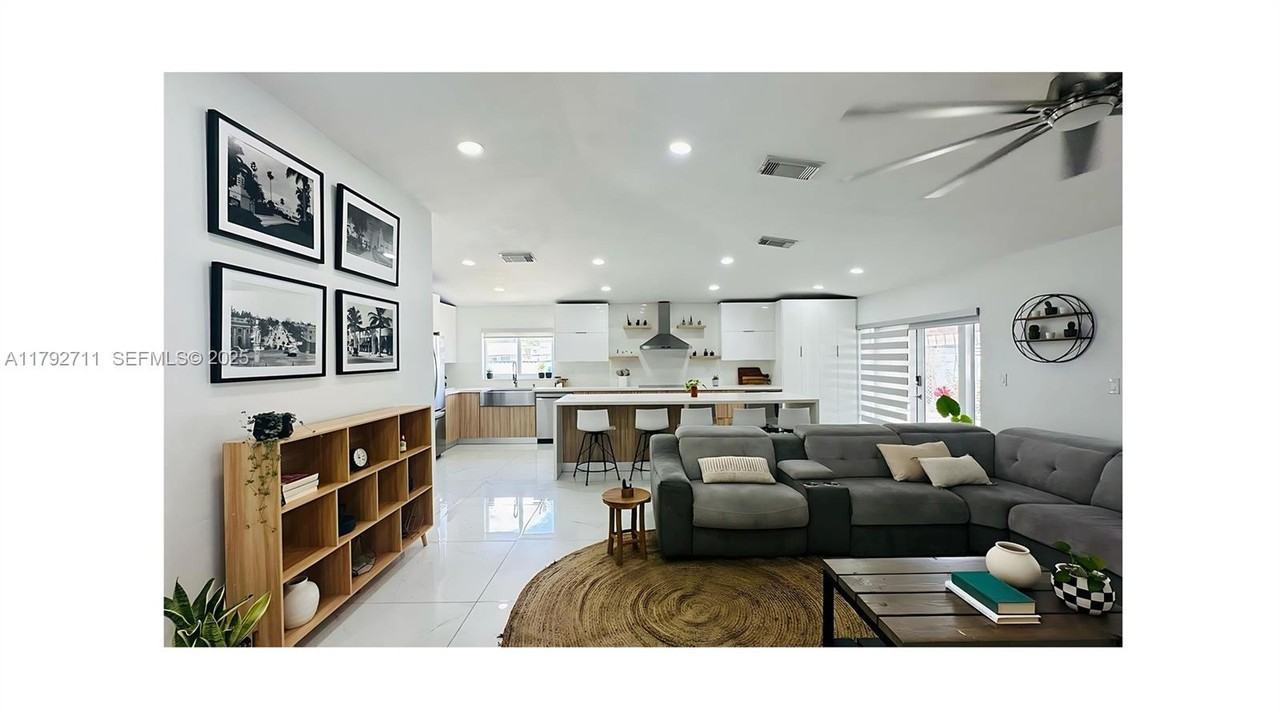 28104 Southwest 135th Avenue - Photo 5 of 37