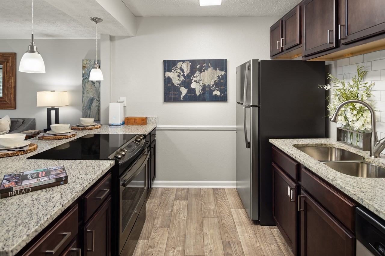 Park at Abernathy Square Apartments - Photo 7 of 33