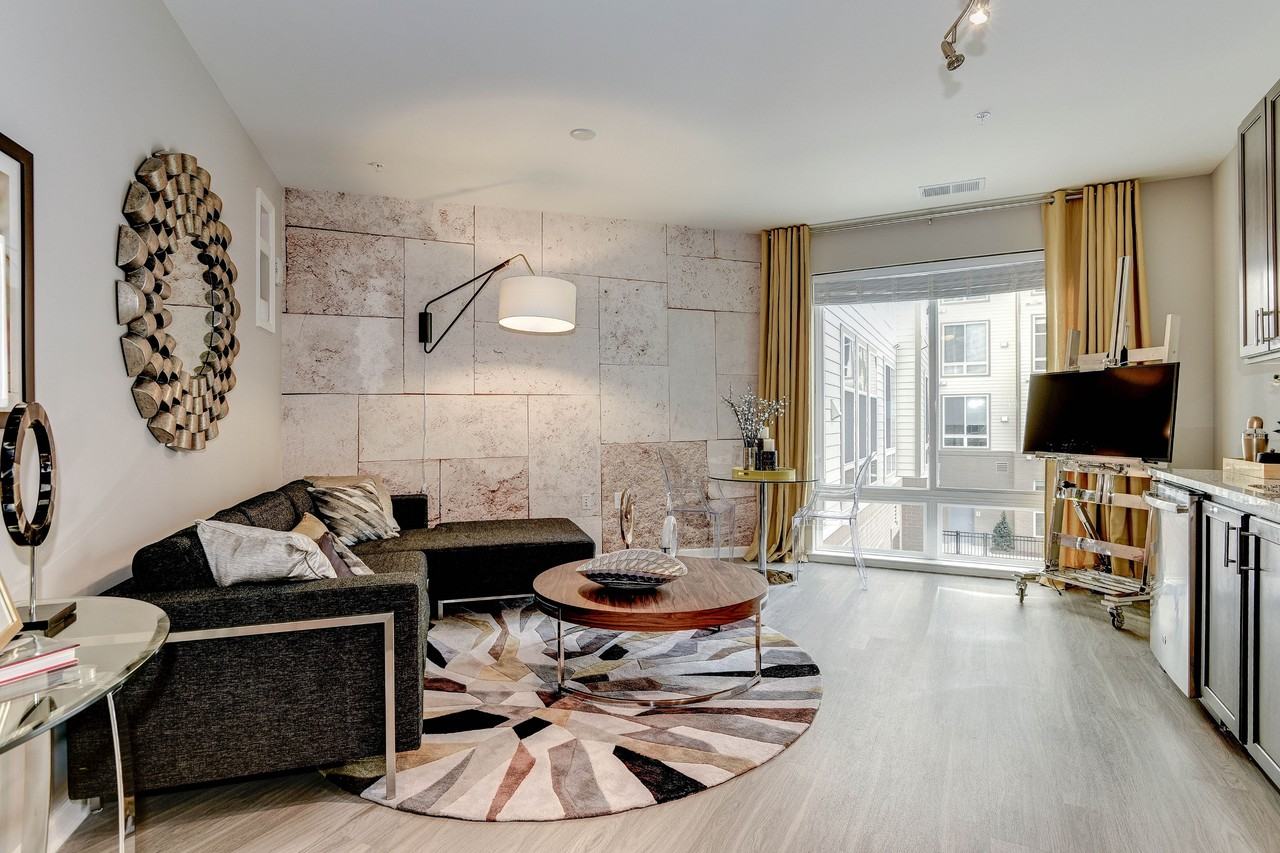 Ascend Apollo - Photo 6 of 43