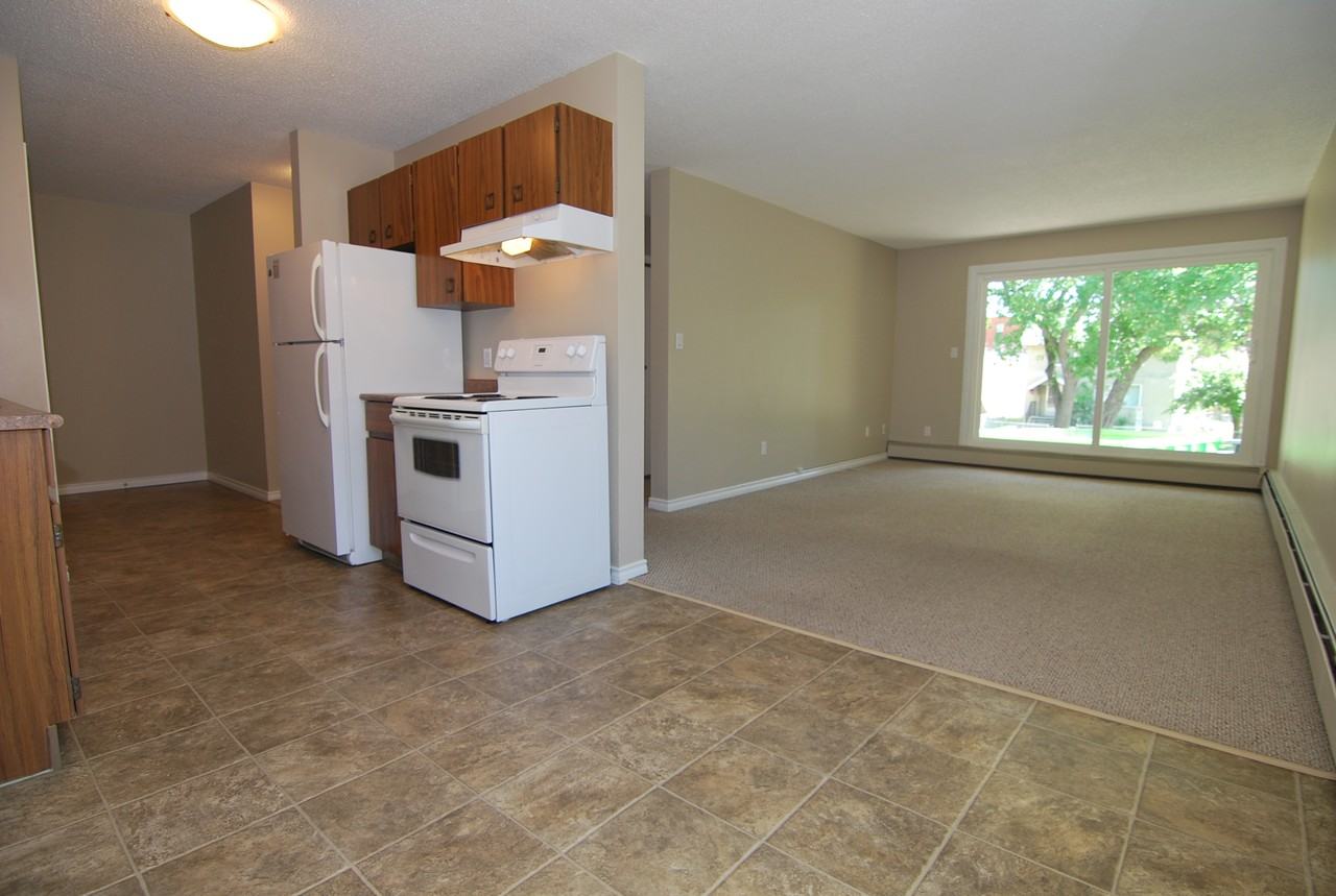 Glenhaven Manor - Photo 3 of 15