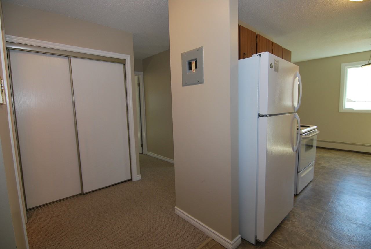 Glenhaven Manor - Photo 4 of 15