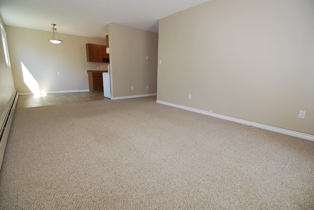 Glenhaven Manor - Photo 5 of 15