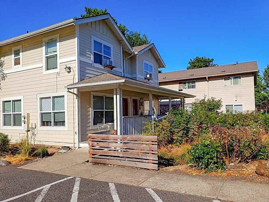 Johnson Creek Commons - Photo 7 of 13