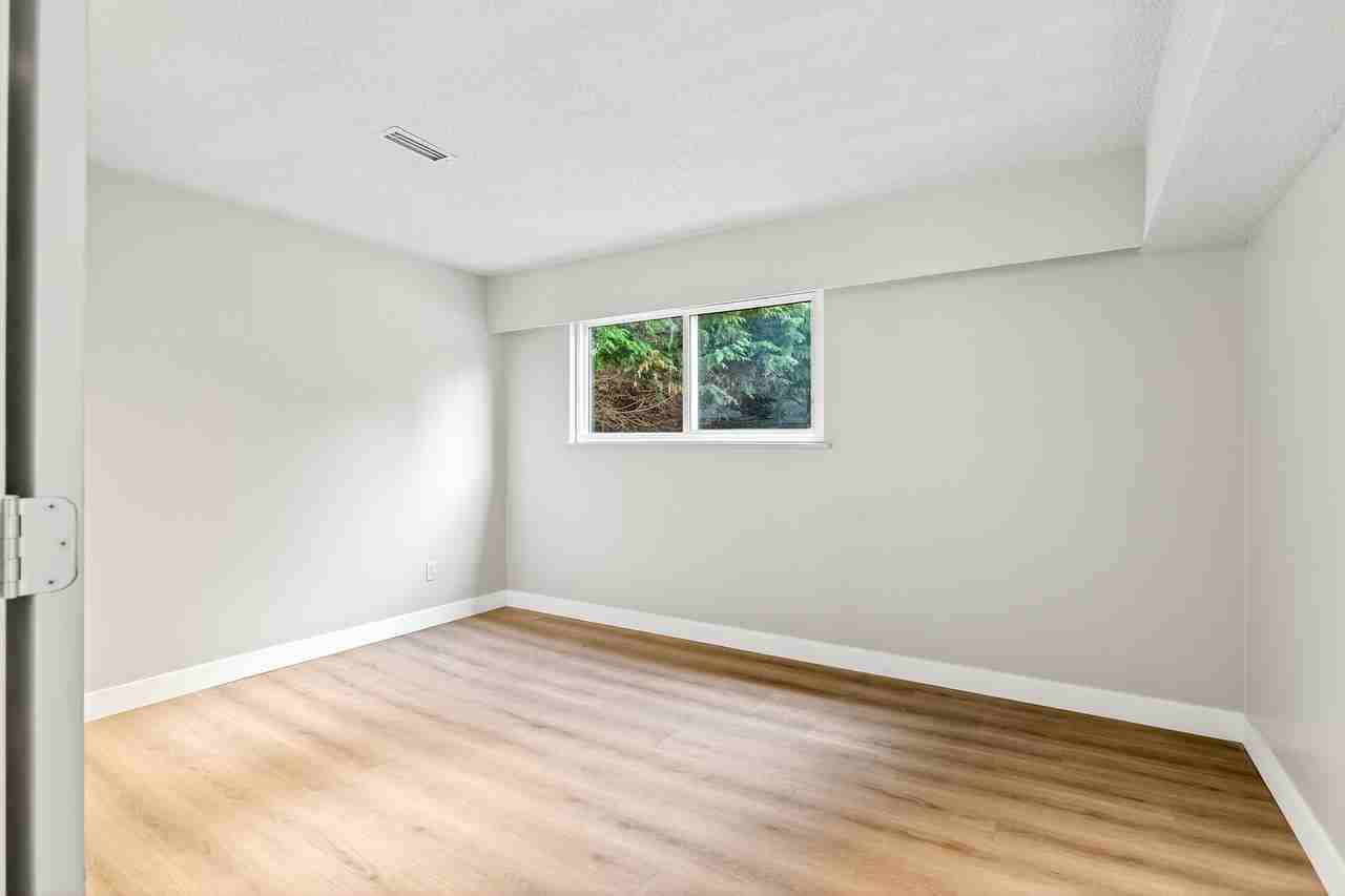 12191 Gilbert Road - Photo 6 of 36