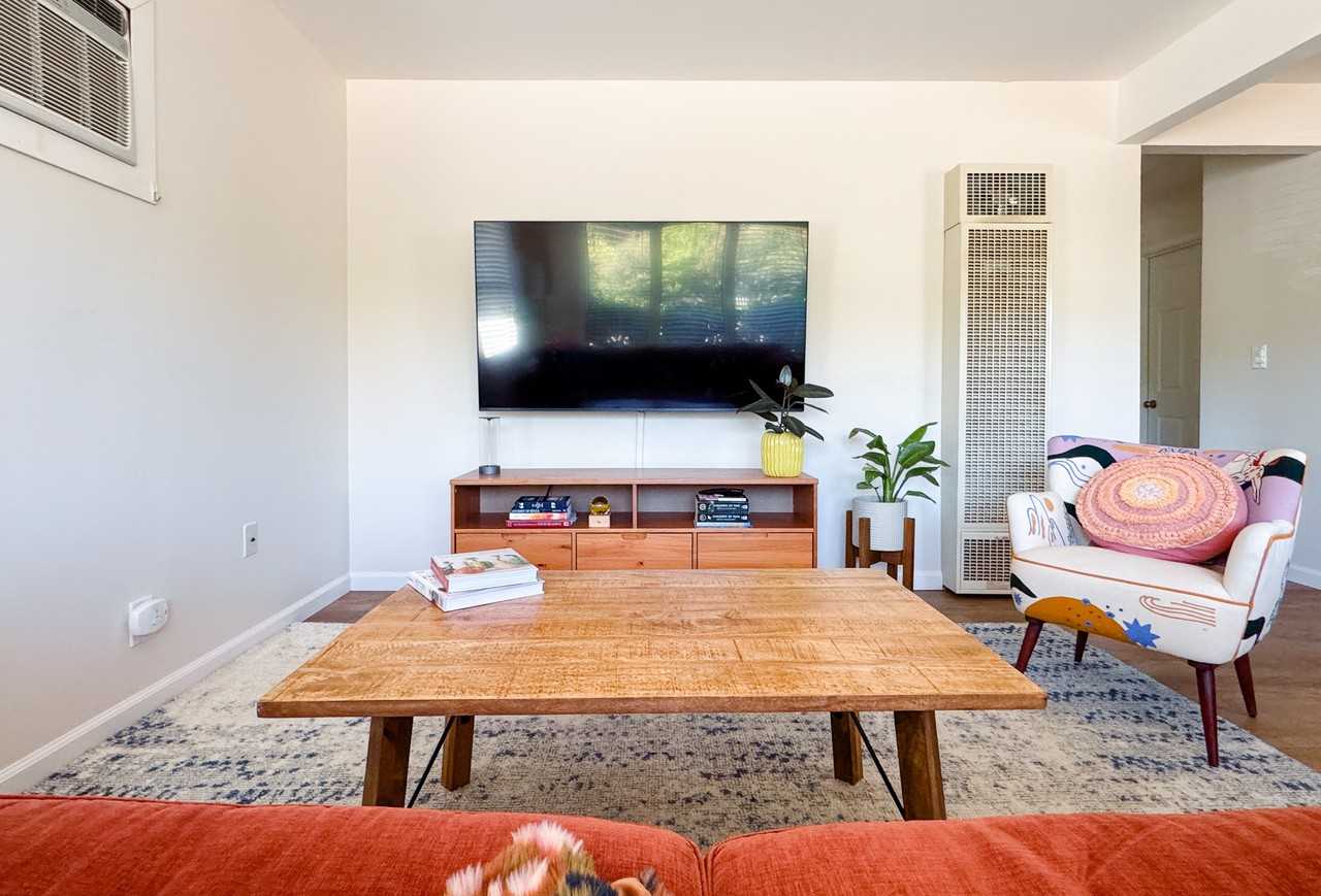 123 S Cloverdale Blvd - Photo 2 of 15