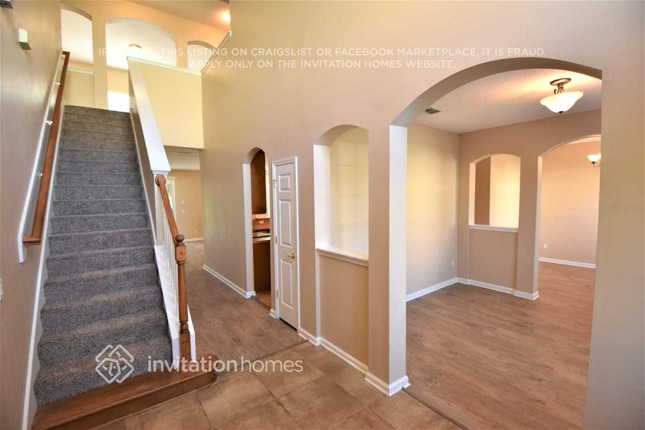 911 Trellis Trl - Photo 3 of 16