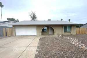 featured image of 2320 E Holmes Ave