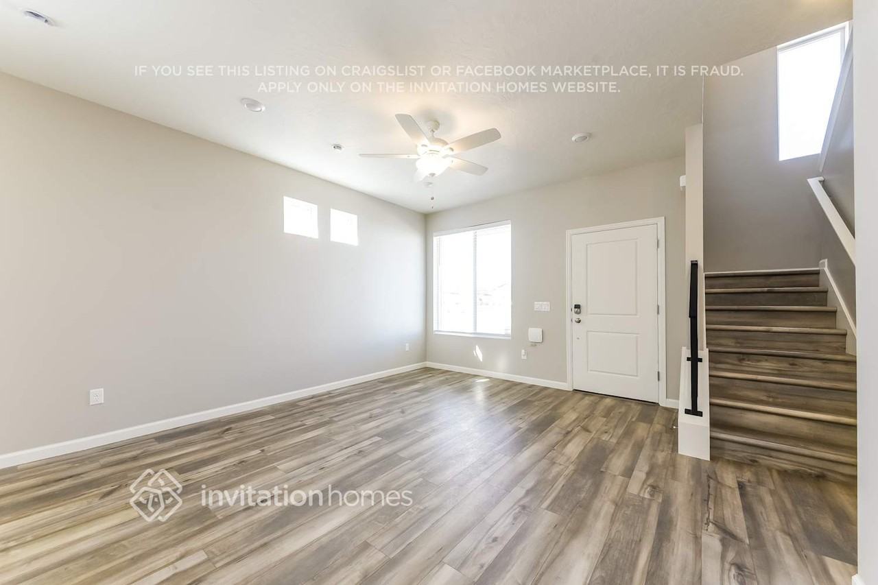 108 N Riverside Dr - Photo 5 of 18