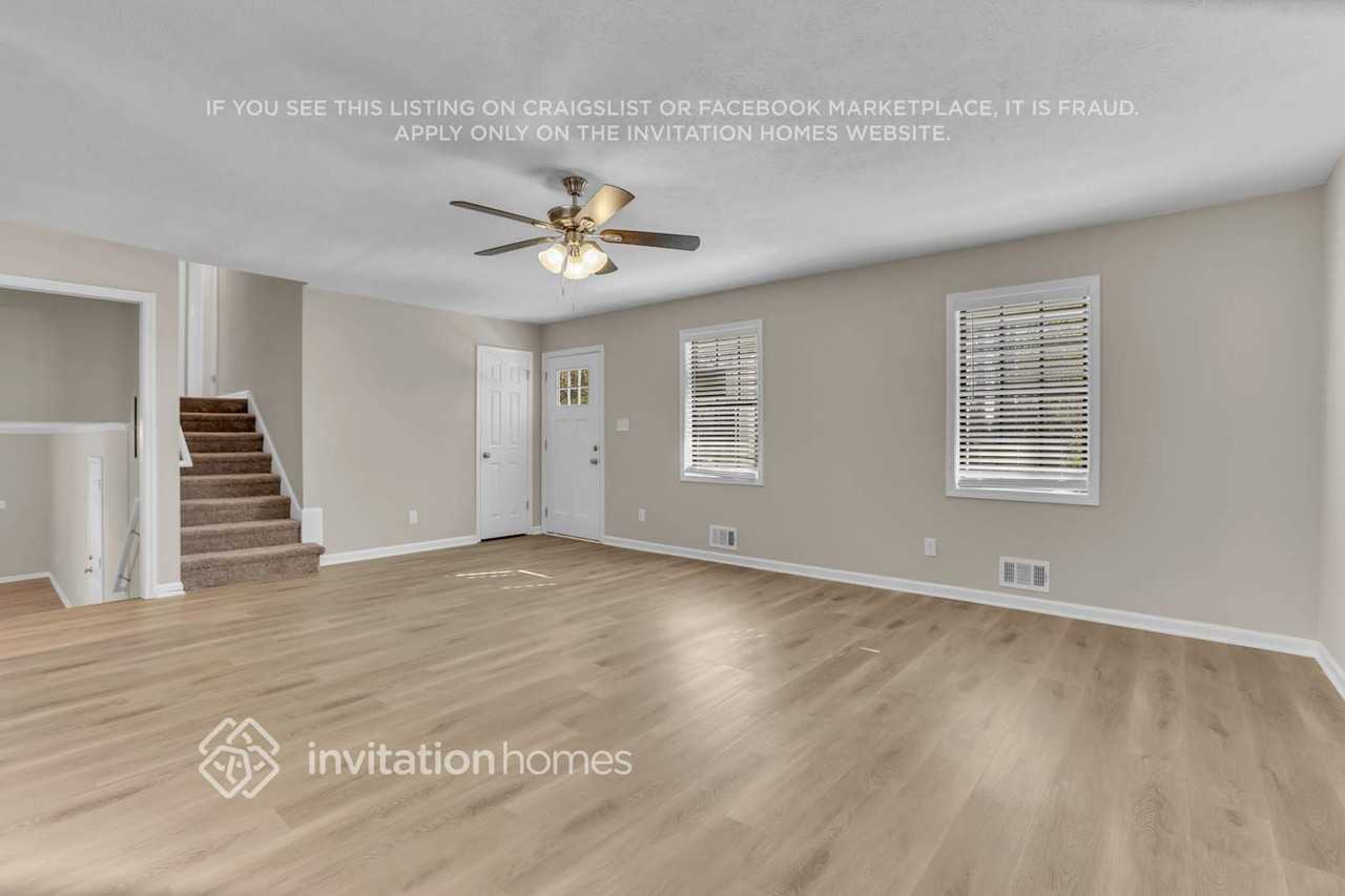 1990 Branch View Dr - Photo 4 of 26