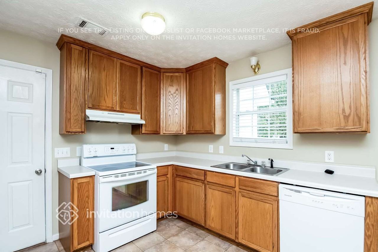 10 Tara Ct - Photo 7 of 21