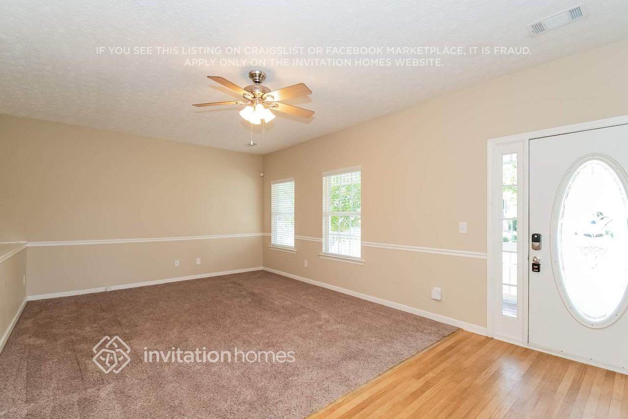 23 Roxbury Ln - Photo 4 of 21