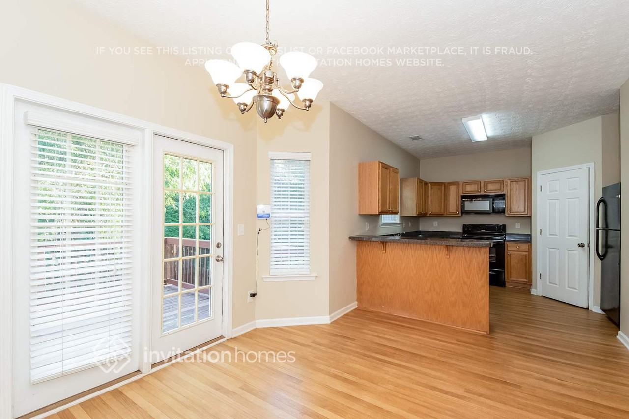 23 Roxbury Ln - Photo 7 of 21