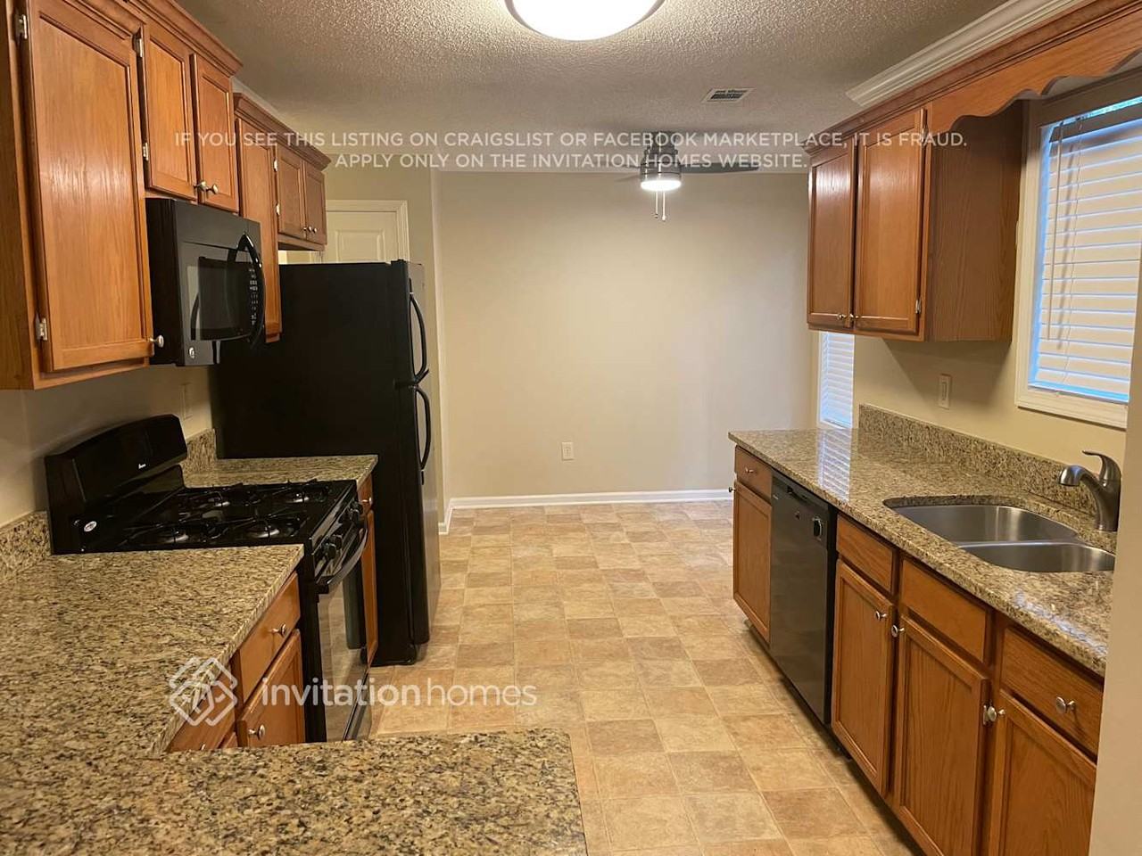 1495 Chaseway Cir - Photo 4 of 15