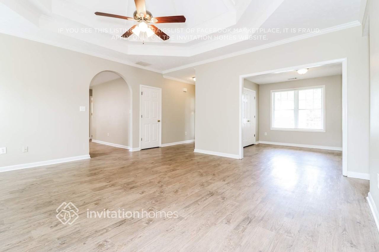 717 Thornapple Trl - Photo 5 of 18