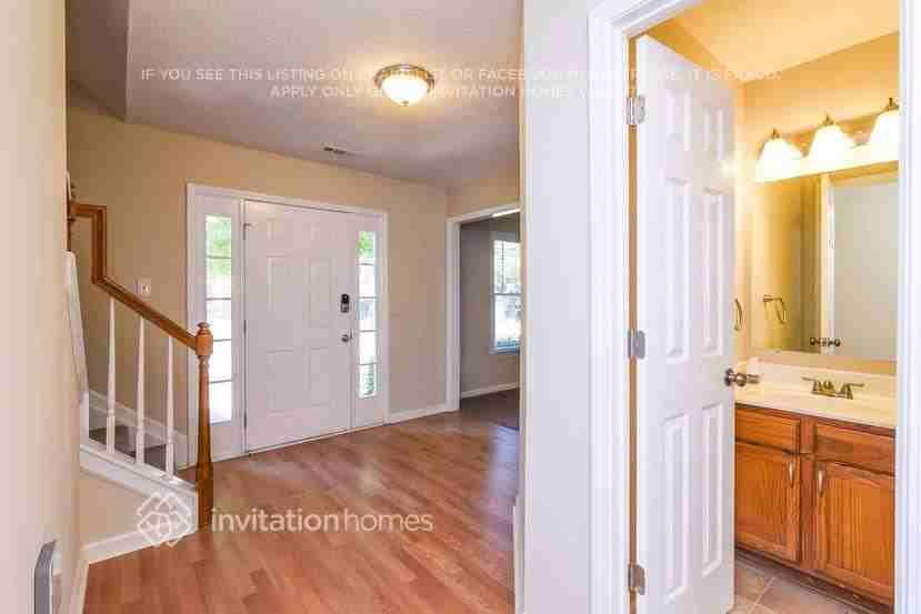 4255 Ivy Run Cir - Photo 4 of 27