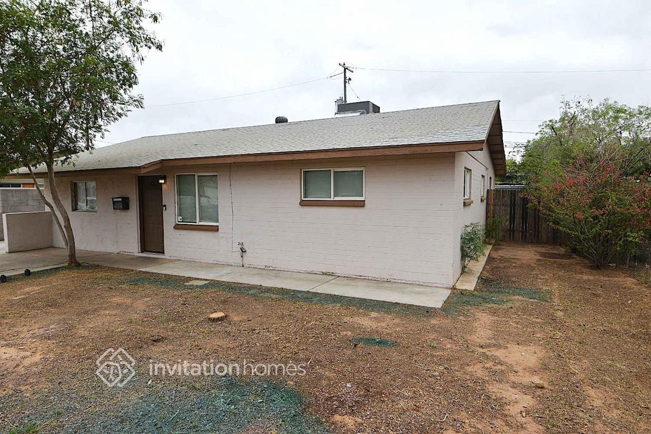 4126 N Mitchell St - Photo 2 of 25