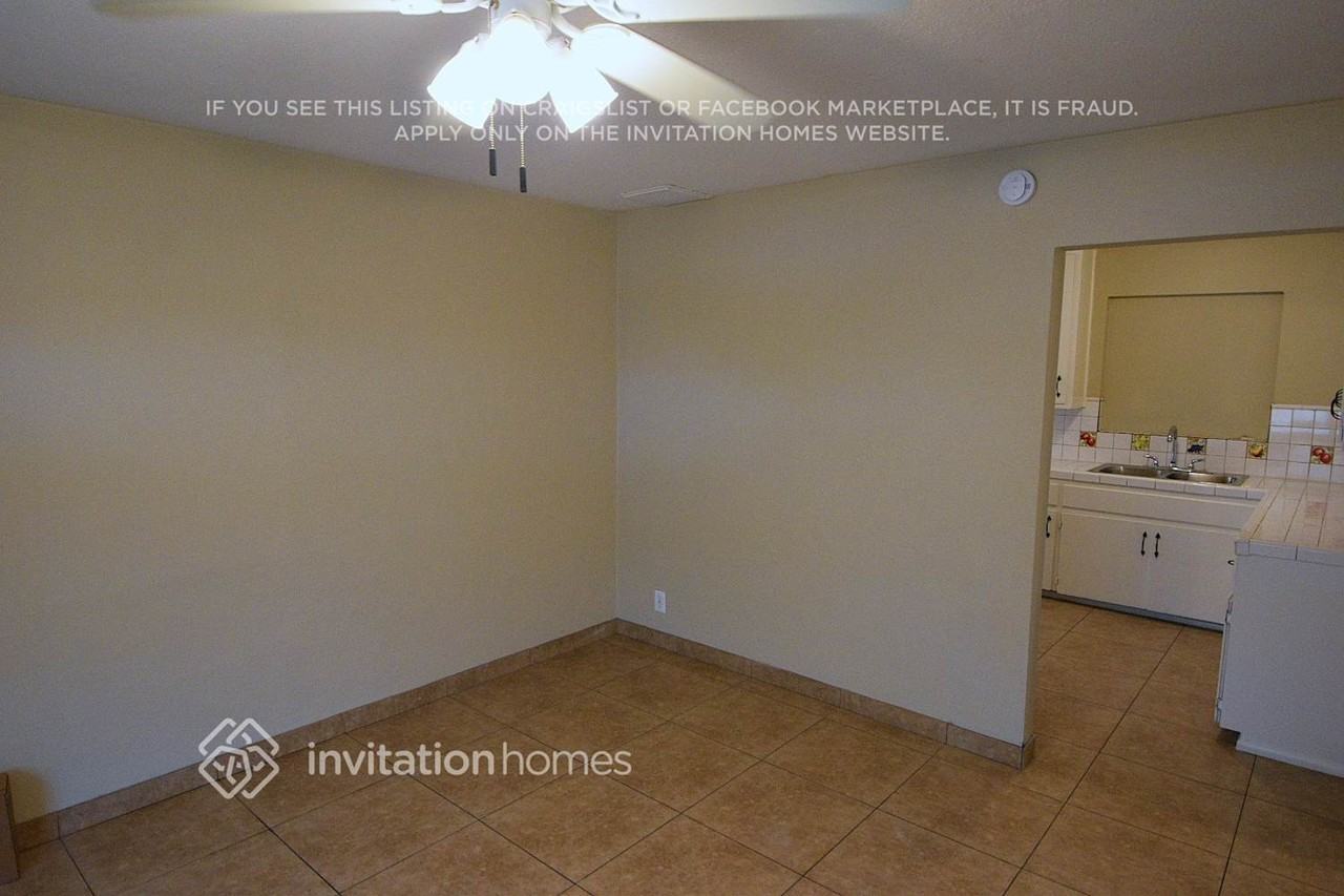 4126 N Mitchell St - Photo 7 of 25