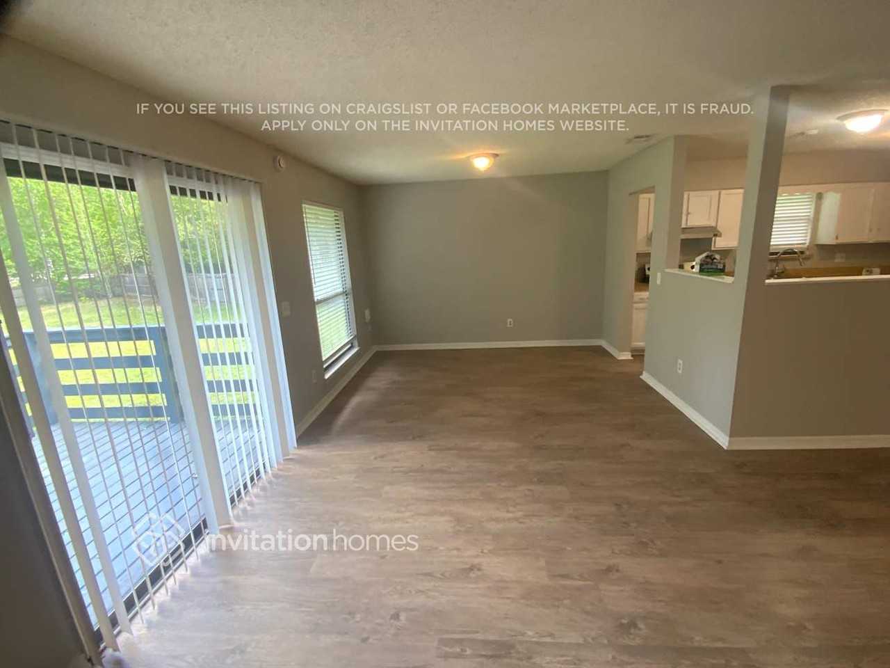 8404 Boysenberry Ln W - Photo 4 of 17