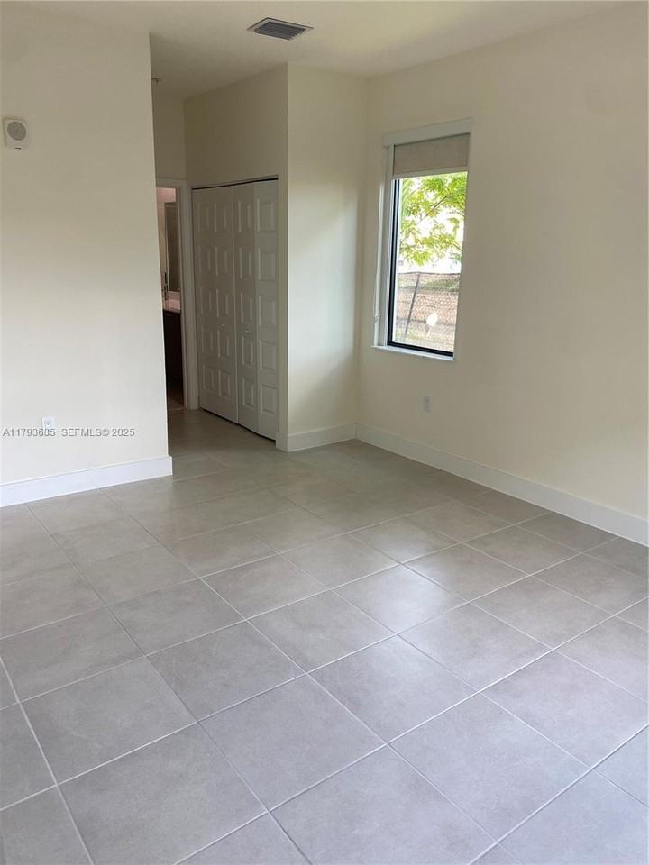 3167 Southwest 129th Way #B - Photo 2 of 34