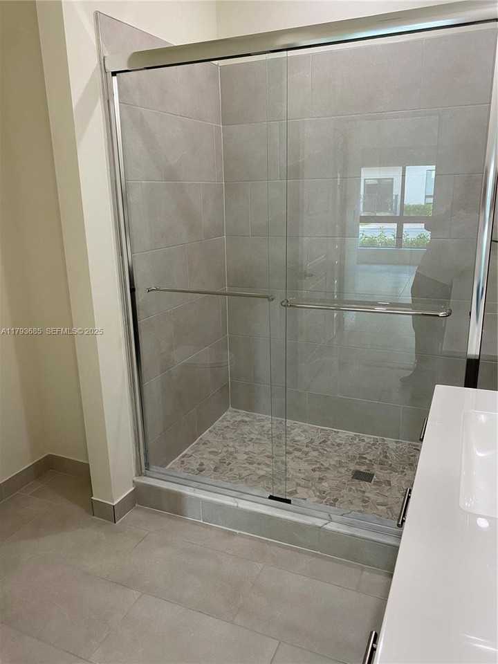 3167 Southwest 129th Way #B - Photo 4 of 34