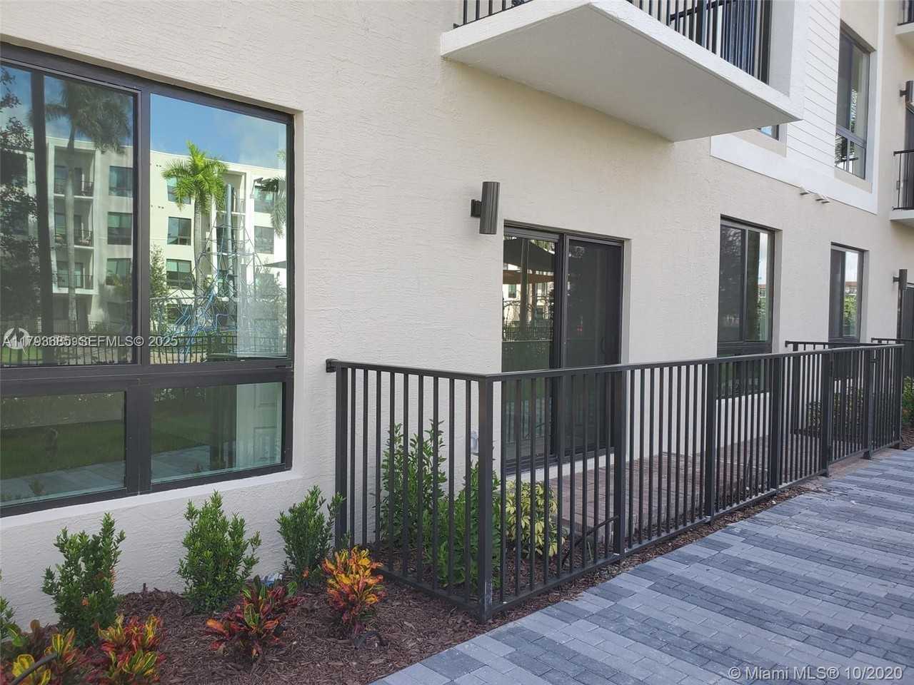 3167 Southwest 129th Way #B - Photo 5 of 34