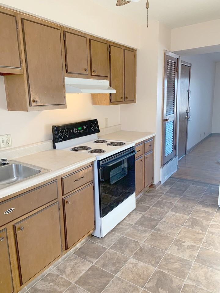 Keystone Court Apartments - Photo 5 of 34