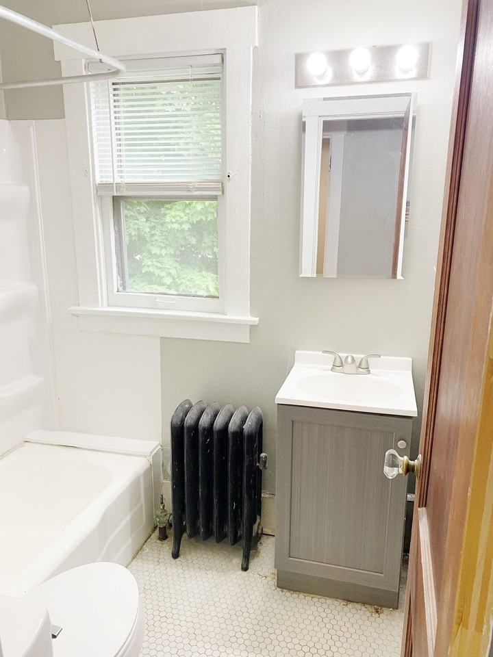 Dundee Park Apartments - Photo 5 of 33
