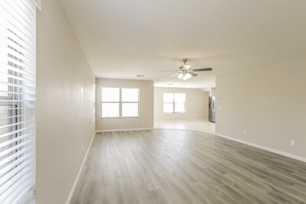 2217 E 35th Ave - Photo 7 of 20