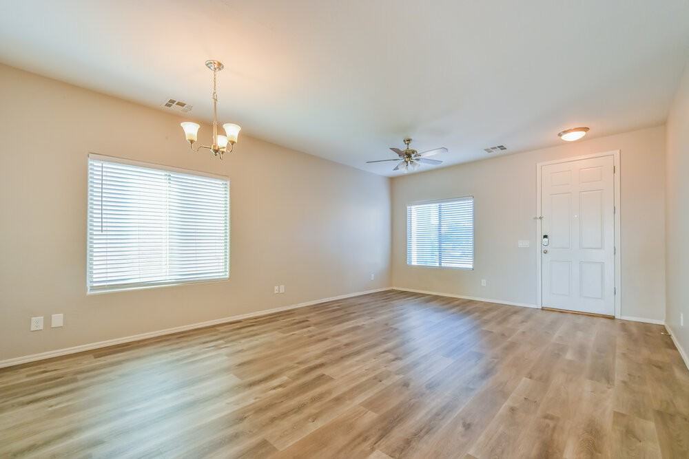 28779 N Spur Dr - Photo 6 of 17