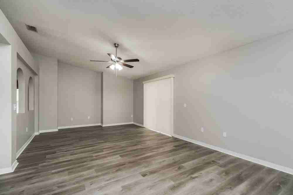 932 Vanderbilt Dr - Photo 7 of 16