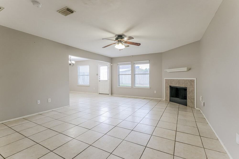 11811 Sunny Stream Dr - Photo 4 of 17
