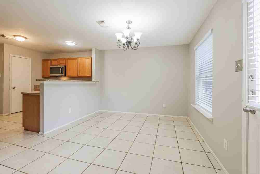 11811 Sunny Stream Dr - Photo 7 of 17