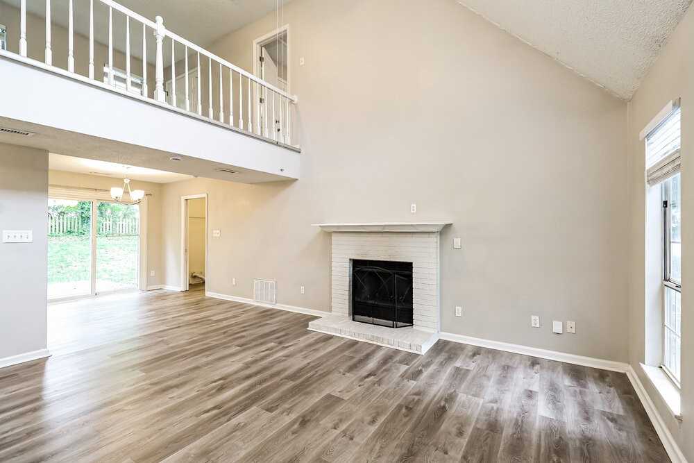 9000 Oren Thompson Rd - Photo 5 of 17