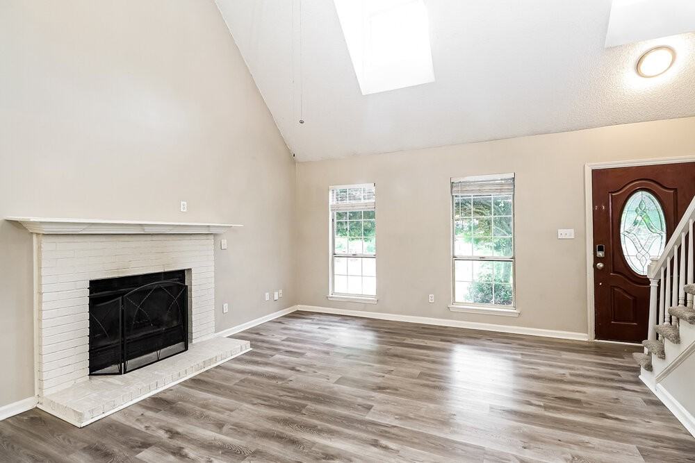 9000 Oren Thompson Rd - Photo 6 of 17