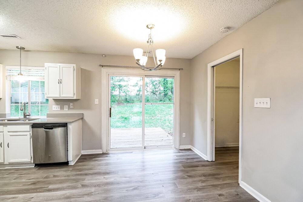 9000 Oren Thompson Rd - Photo 7 of 17