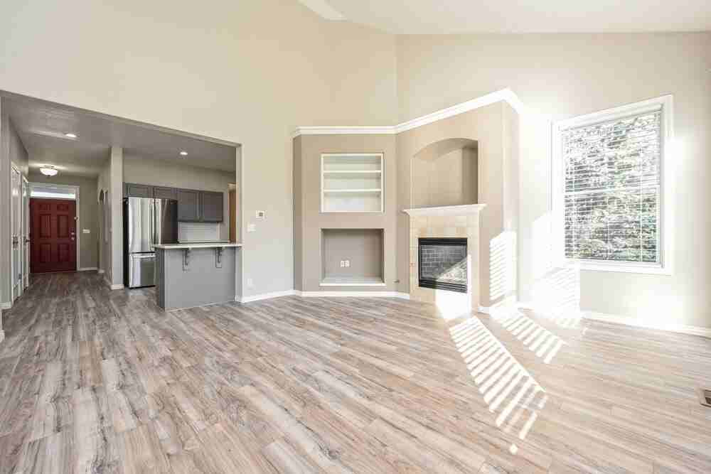 4376 Foxberry Dr - Photo 6 of 18